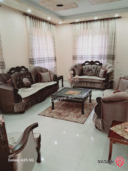 فيلا طابقين على أرض 1360م للبيع في اربد - ايدون