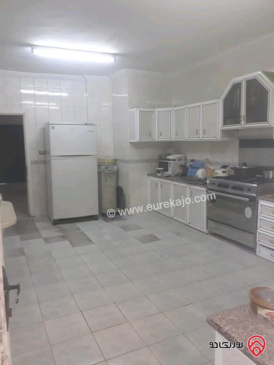منزل مستقل مكون من 3 طوابق على أرض 900م يصلح للسكن, جمعية , مركز صحي , مركز اجتماع, مركز رياضي ...الخ .للبيع في عمان - أم نوارة