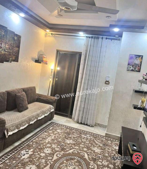 شقة طابق أول مساحة 105م للبيع في عمان - البنيات