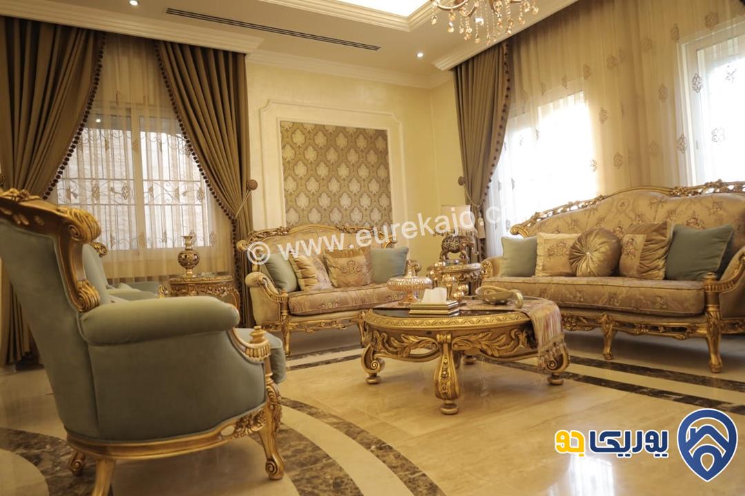 فيلا فاخرة مساحة الأرض 938م ومساحة البناء 1040م للبيع في عمان - ابو نصير  