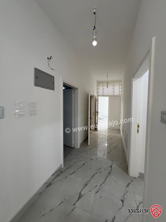 فيلا مساحة الارض 672م مساحة البناء 600م للبيع في عمان - دير غبار حي السهل 