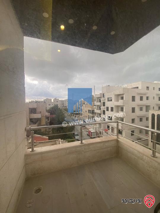 شقة فاخرة للبيع في عمان - الجندويل - قرب حديقة الوحدة طابق ثالث 200م مع روف 70م تشطيب سوبر ديلوكس