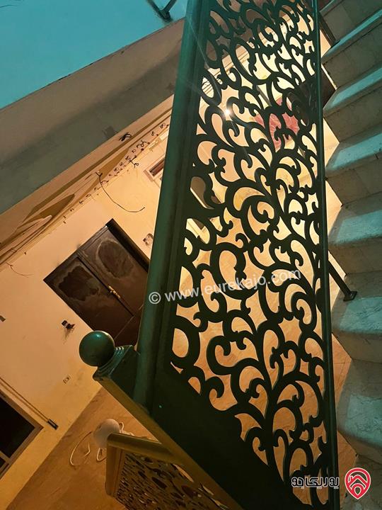 منزل مستقل مساحة البناء 228م على أرض 250م للبيع في الرصيفة - حي الجندي