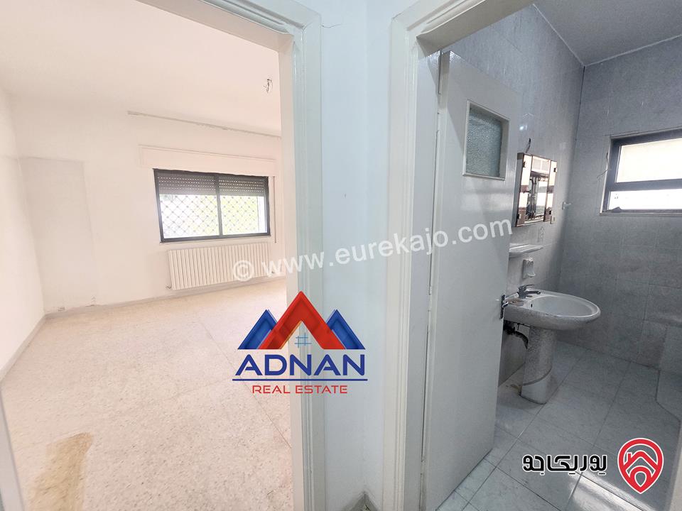 فيلا مستقلة مساحة 500م على أرض 803م للبيع في عمان - تلاع العلي شارع المدينة المنورة