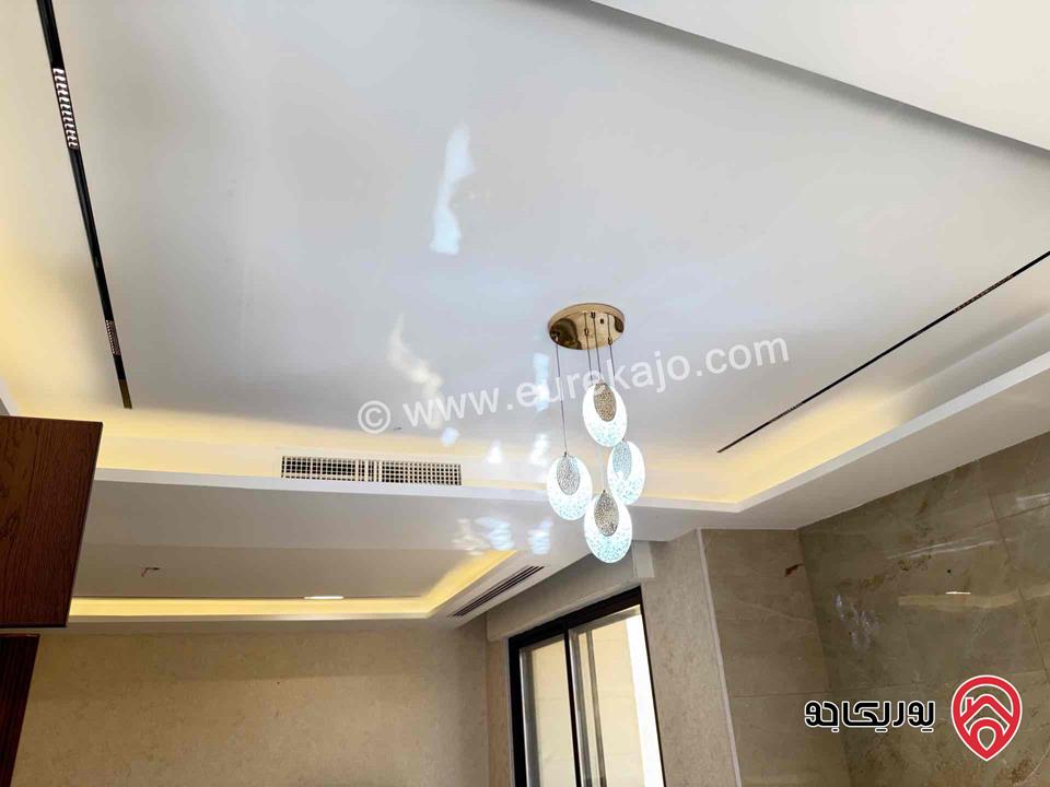 شقة فاخرة طابق أول مساحة 200م للبيع في عمان - دير غبار 