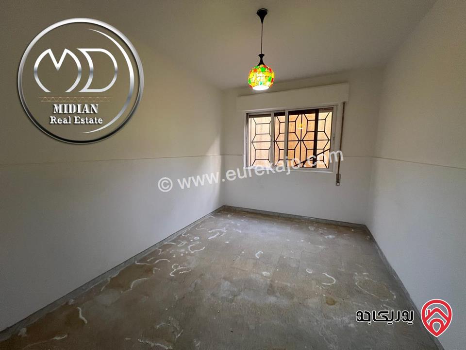  شقة شبه ارضي للبيع في عمان - الدوار السابع قرب السيفوي مساحة 100م مع ترس 25م تصلح للاستثمار بسعر مميز جداً