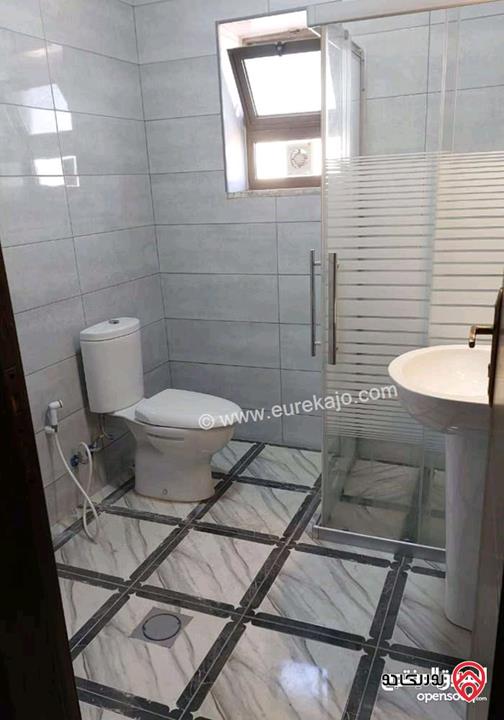 شقة فارغة طابق ثالث مساحة 95م للإيجار في عمان - الرابية 