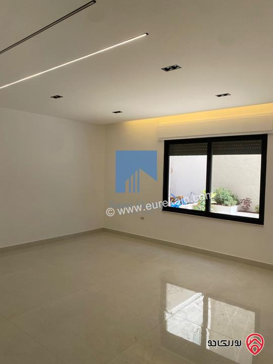 شقة فاخرة للبيع في عمان - أم أذينة قرب أبراج السادس 200م مع حديقة وترسات 250م لم تسكن