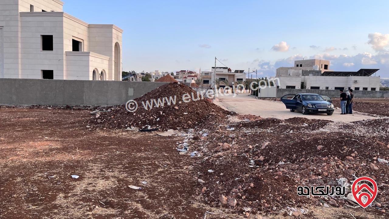 قطعة أرض سكنية راقية مساحة 874م للبيع في إربد / إيدون – أبو عوسية