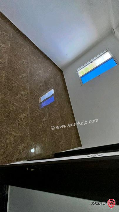 شقتين عدد 2 طابق ثاني سوبر ديلوكس مساحة 154م لكل شقة للبيع في المفرق 