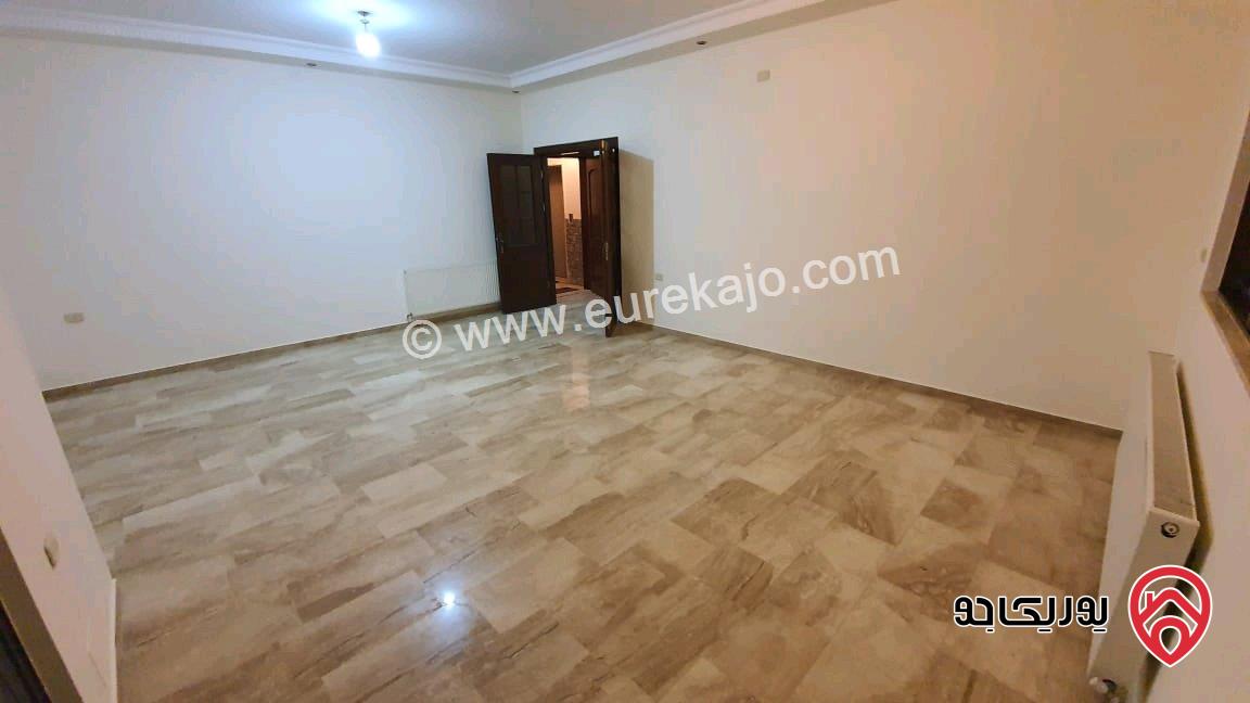 شقة شبه ارضية مساحة 190م داخلي و 200م خارجي فارغة للايجار في عمان - ضاحية النخيل