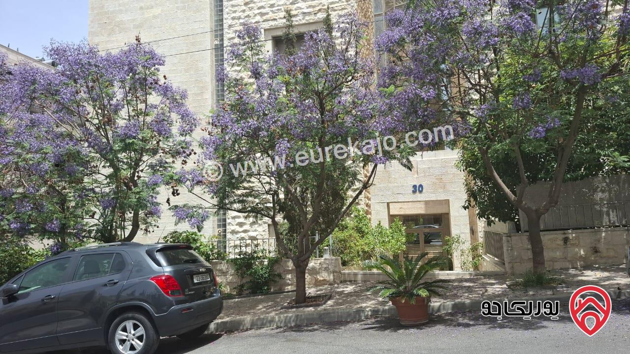 شقة فارغة طابق أرضي مساحة 332 م للبيع في عمان - دوار الرابع 