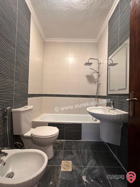 شقة طابق ثالث مساحة 185م للايجار في عمان - الرابية 