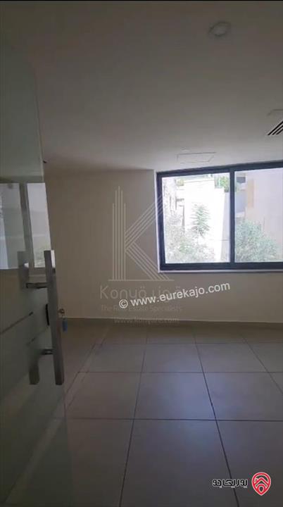 مكاتب تجارية فاخرة مساحة 270م / 400م للايجار في عمان - وادي صقرة