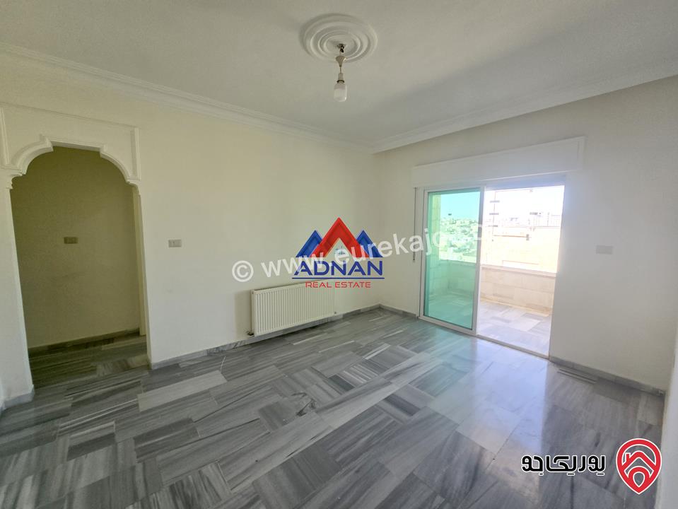 شقة طابق رابع مساحة 175م للإيجار الفارغ في عمان - الرابية