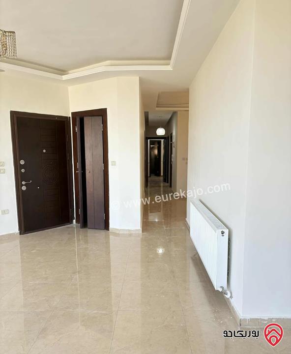 شقة أرضية مساحة 150م داخلي و 150م خارجي للبيع في عمان - حي الصحابة