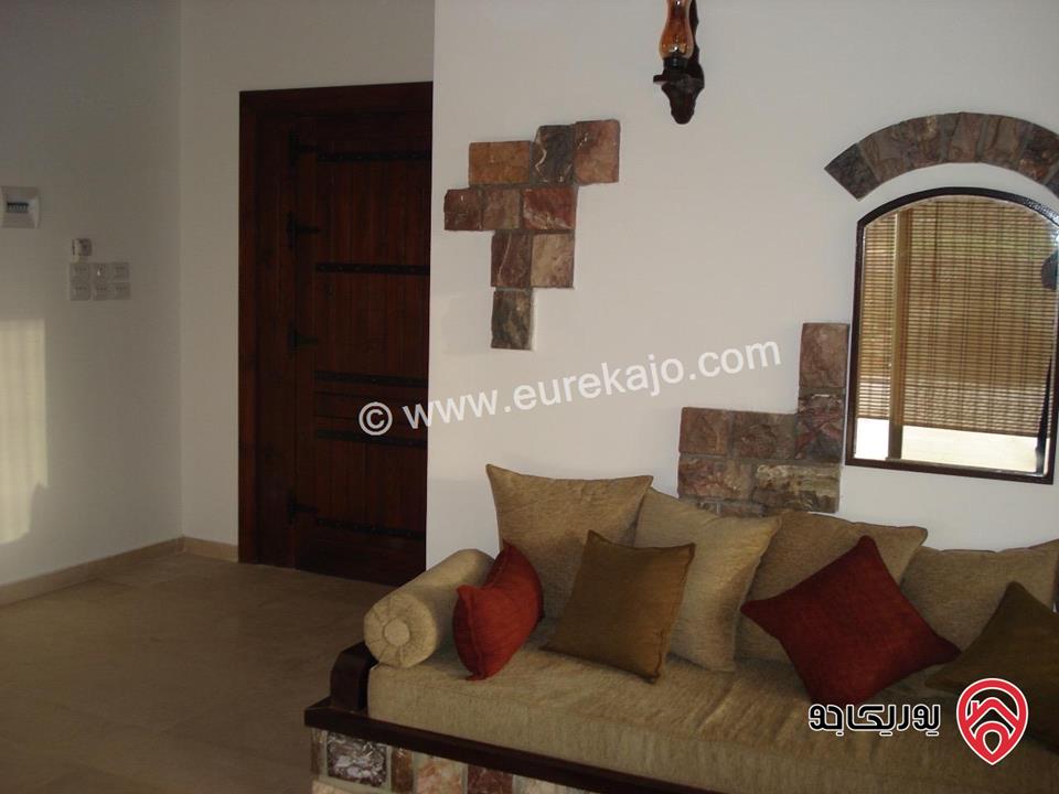 مزرعة مساحة الأرض 4 دونم و 500م والبناء 100م للبيع في الزرقاء - منطقة بيرين 