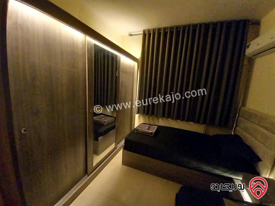 شقة مفروشة سوبر ديلوكس مساحة 120م داخلي و 100م خارجي للايجار في عمان - الجاردنز 