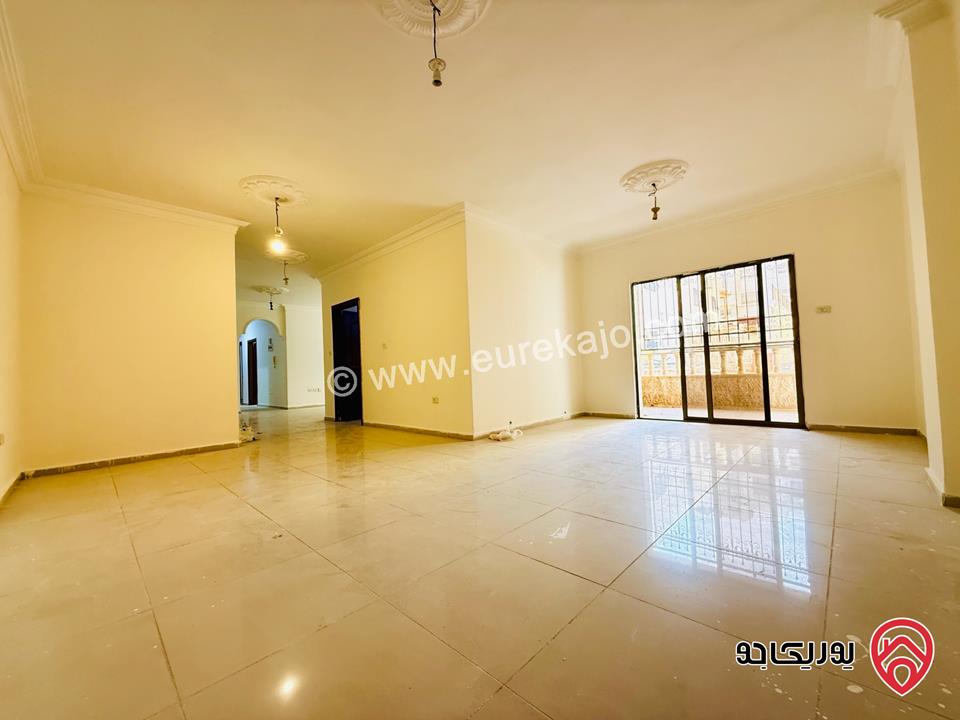 شقة مساحة 165 متر طابق أول للبيع في عمان - طبربور 