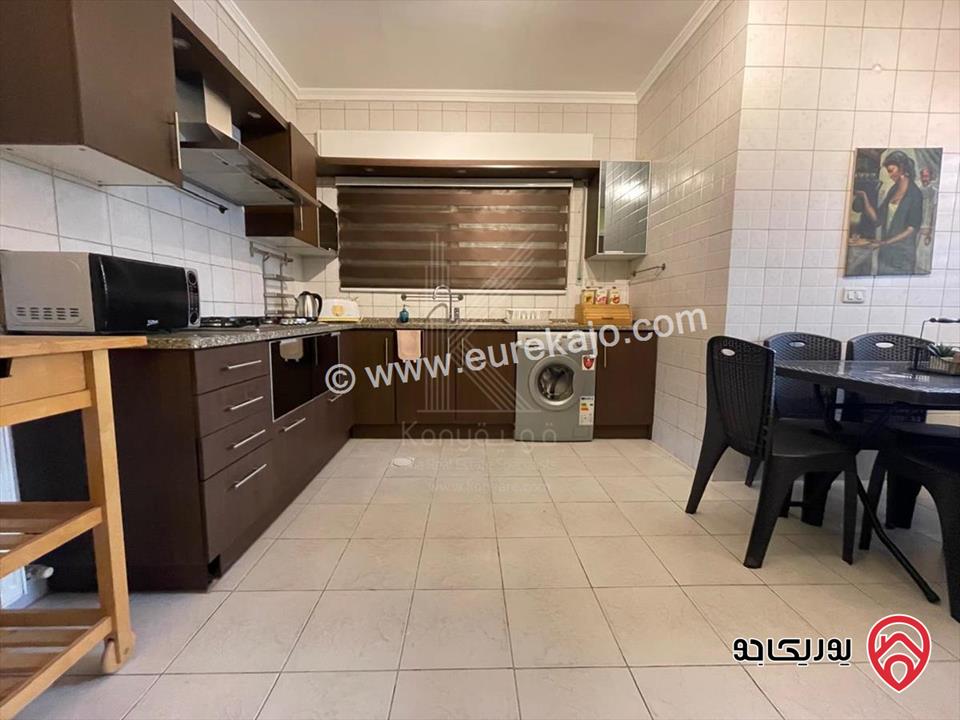 شقة فاخرة مفروشة طابق أرضي مساحة 155م داخلي و 100م خارجي للايجار في عمان - عبدون