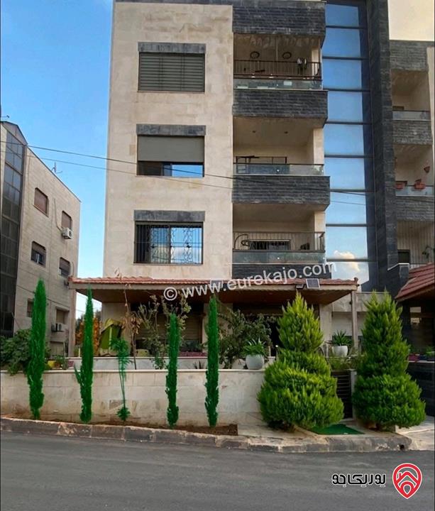 شقة أرضية مساحة 186م داخلي و 30م خارجي للبيع مفروشة في عمان - الجندويل