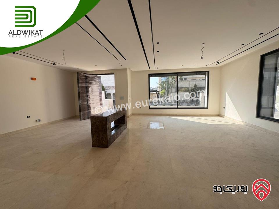 فيلا متلاصقة للبيع في عمان - دابوق مساحة الارض 500م ، البناء 780م ، الحديقة 50م والترس 150م