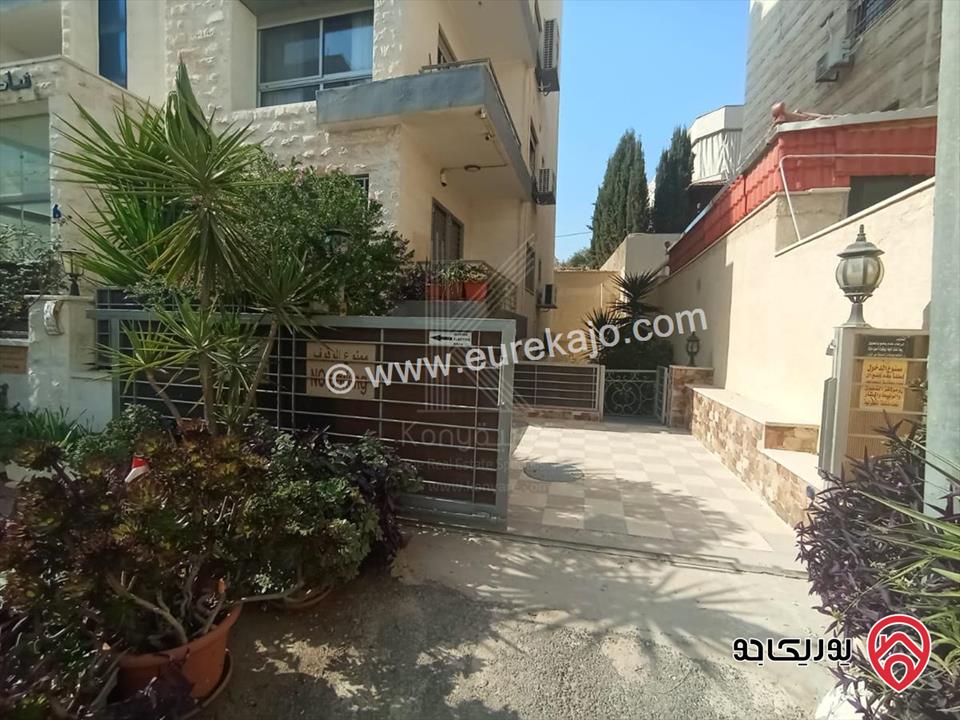 شقة فاخرة مفروشة مساحة 78م داخلي و 150م خارجي للايجار في عمان - دير غبار