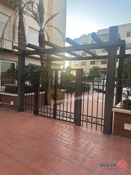 شقة فاخرة مفروشة طابق ثالث مساحة 107م للايجار في عمان - دير غبار