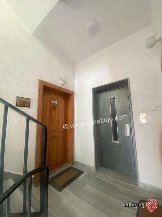 شقة طابق ثاني مساحة 200م للبيع في عمان - طبربور 