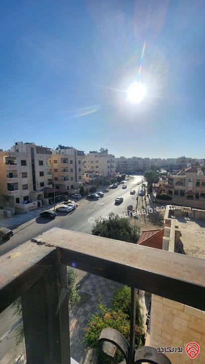 شقة طابق ثالث مساحة 130م داخلي و ترس 60م للبيع في عمان - ضاحية الحاج حسن 