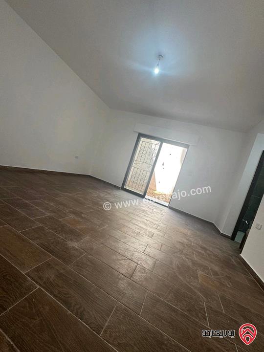 شقة ديلوكس طابق تسوية مساحة 180م داخلي و 40م خارجي للايجار في عمان - مرج الحمام 