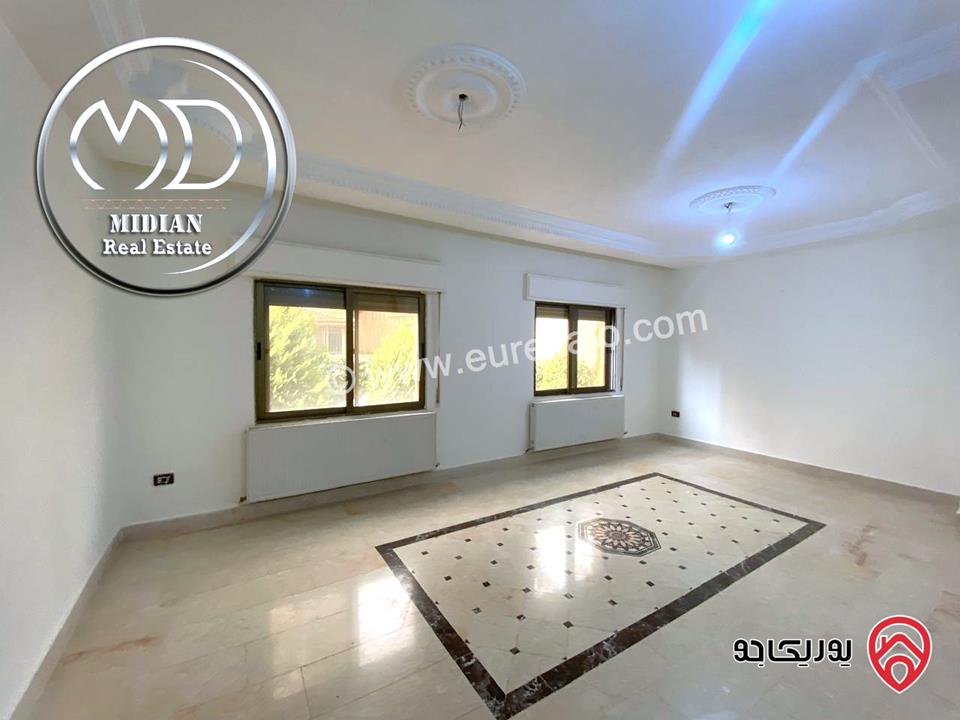 شقة فارغة للايجار في عمان - ام السماق مساحة 170م طابق اول تشطيبات سوبر ديلوكس بسعر مميز جداً