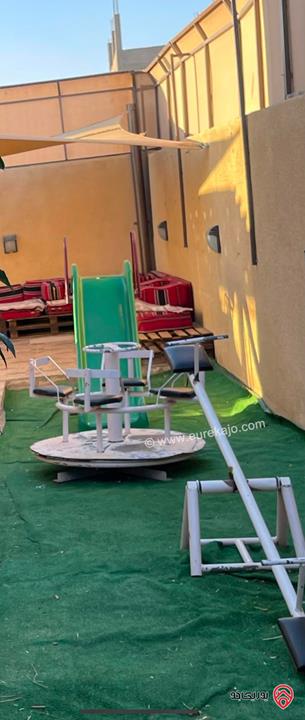 مزرعة مساحة الأرض 428م والبناء 90م للبيع في عمان - على طريق المطار الجيزة