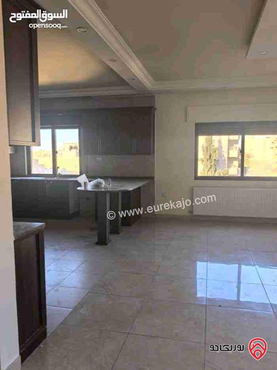 شقة فارغة مساحة 160م طابق ثالث للايجار في عمان - خلدا 