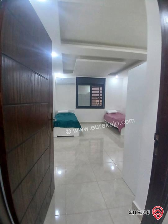 شقة سوبر ديلوكس مساحة 110م طابق اول فني للبيع في اربد - قرب قصر العوادين