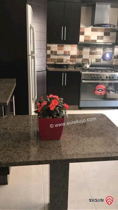 شقة شبه ارضية مساحة 196م للبيع في عمان - شفا بدران