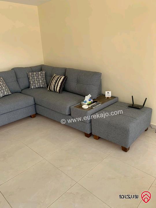 فيلا مساحة 700م على أرض 3 دونم و 512م للبيع في السلط