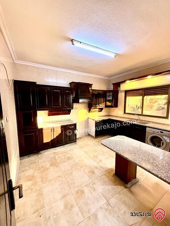 شقة طابق ثاني مساحة 150م للبيع في عمان - طبربور