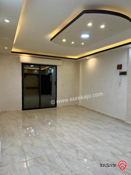 شقة طابق أول مساحة 167م للبيع في الزرقاء الجديدة