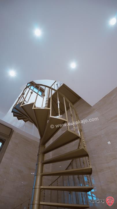 فيلا بتصميم كندي مساحة 462م على أرض 504م للبيع في عمان - بدر الجديدة