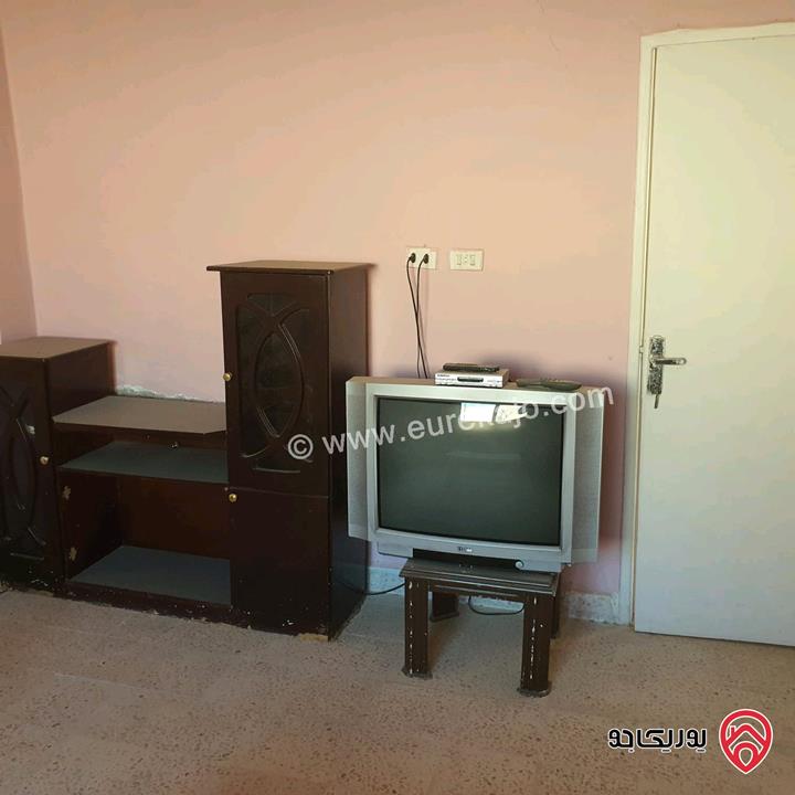 قطعة أرض مساحة 594م عليها بيت طابقين للبيع في البحر الميت جوفة الكفرين 