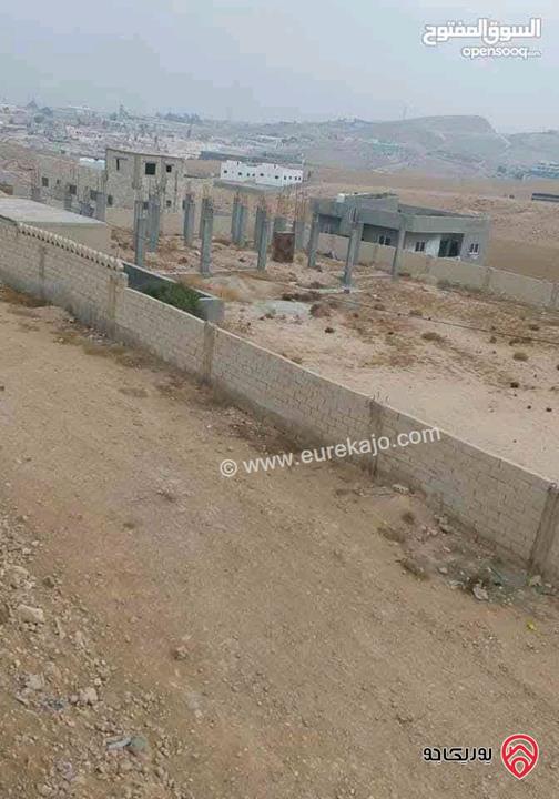 قطعة أرض للبيع في الزرقاء- على شارع الميه مساحة 2500م خلف سلطة المياة حي الجندي 