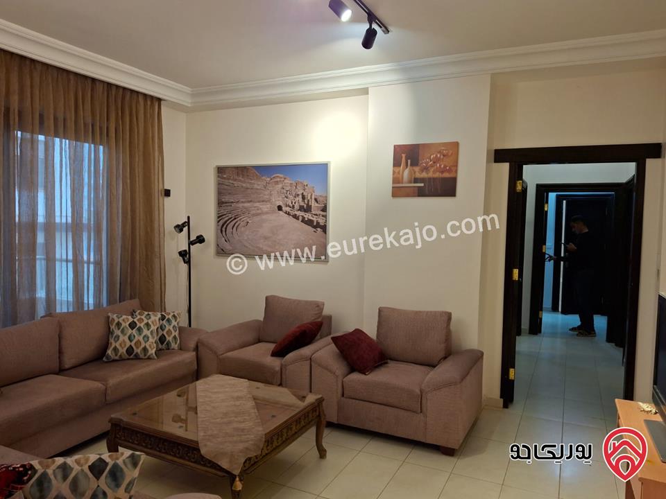 شقة أرضية مساحة 215م داخلي و 70م خارجي للبيع في عمان - عبدون