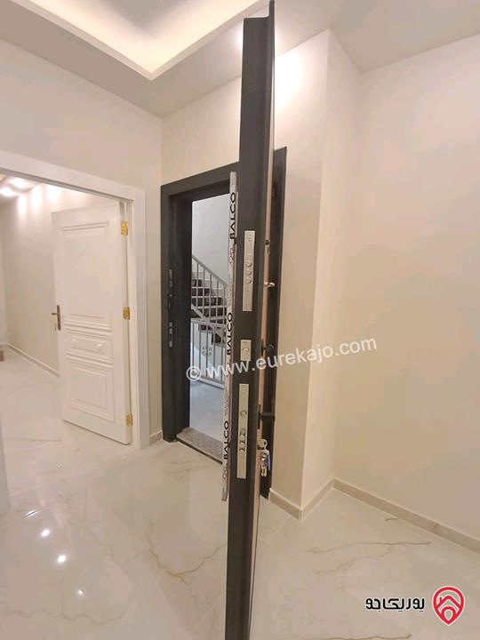 شقة مساحة 172م طابق ثاني للبيع في الزرقاء الجديدة - مشروع الحلبي 26 موقع مميز وهادئ جدا