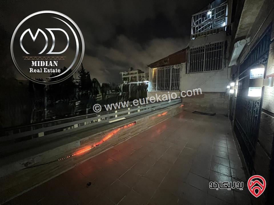 فيلا دوبلكس مساحة 580م على أرض 275م مع تراسات و حدائق سوبر ديلوكس بسعر مميز جداً للبيع في أجمل مواقع عمان - عبدون