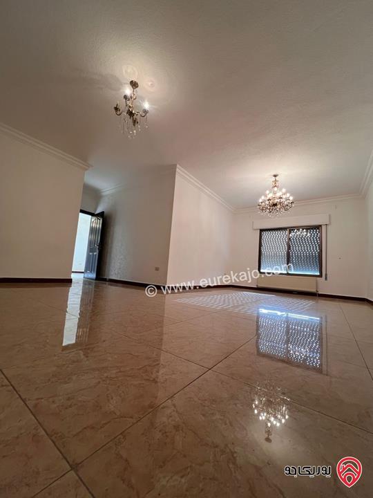 شقة طابق ثالث مساحة 150م للايجار في عمان - تلاع العلي 