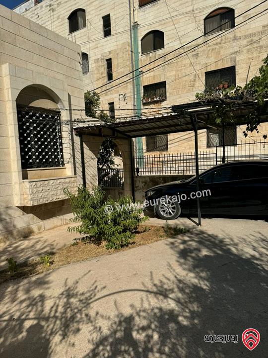 منزل مستقل مساحة 235م على أرض 555م للبيع في عمان - جبل الحسين