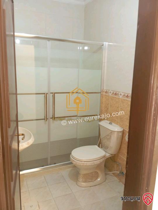 شقة فارغة طابق ثاني مساحة 150م للإيجار في عمان - خلدا 