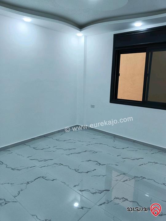 شقة طابق اول لم تسكن مساحة 140م للبيع في الزرقاء الجديدة