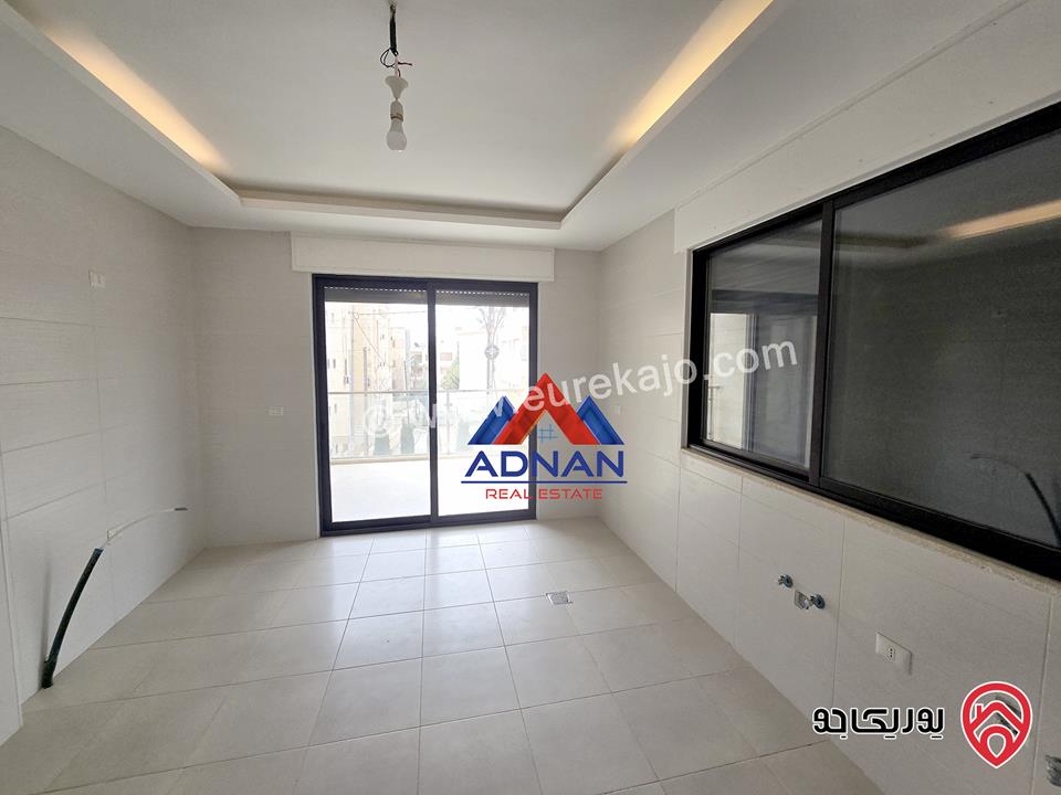 شقة فارغة جديدة لم تسكن طابق أول مساحة 200م للايجار السنوي في عمان - الشميساني